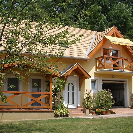 Emilia Apartmanhaz Apartment Heviz