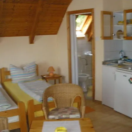 Apartment Emilia Apartmanhaz Hévíz