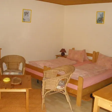Emilia Apartmanhaz Apartment Heviz