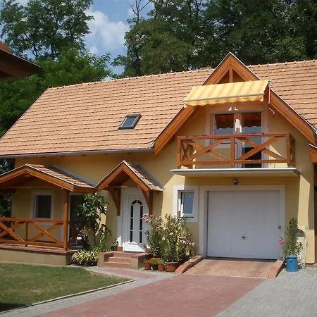 Emilia Apartmanhaz 公寓 Hévíz