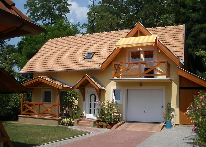 Emilia Apartmanhaz 아파트 Hévíz